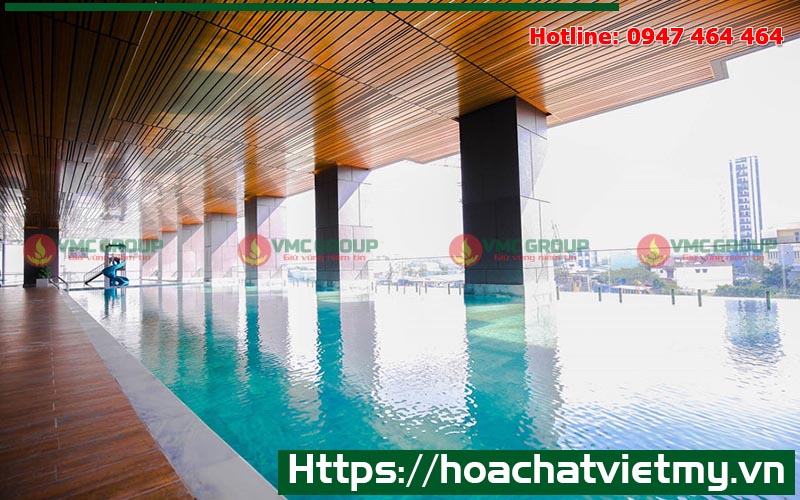 Hóa chất Oxy già hiệu quả cao trong xử lý nước bể bơi