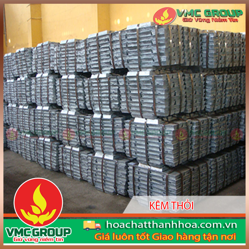 Kẽm thỏi có dạng thỏi, màu bạc xám