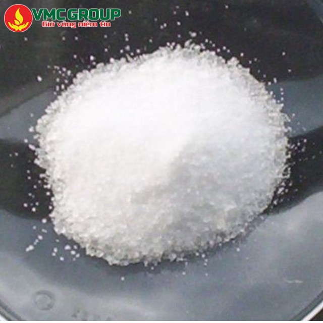 Sodium sulfate có dạng bột màu trắng
