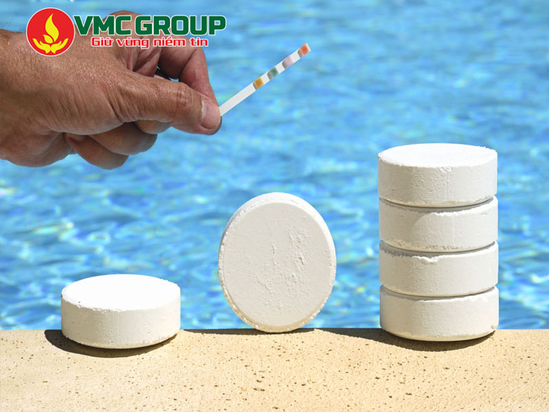 Hóa chất hồ bơi viên nén TCCA tại Sài Gòn có tác dụng khử trùng nước hiệu quả cao