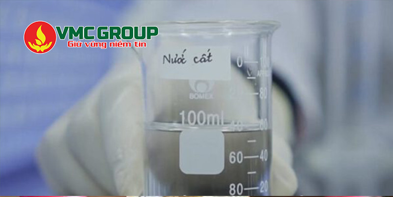 Nước cất có dạng lỏng trong suốt