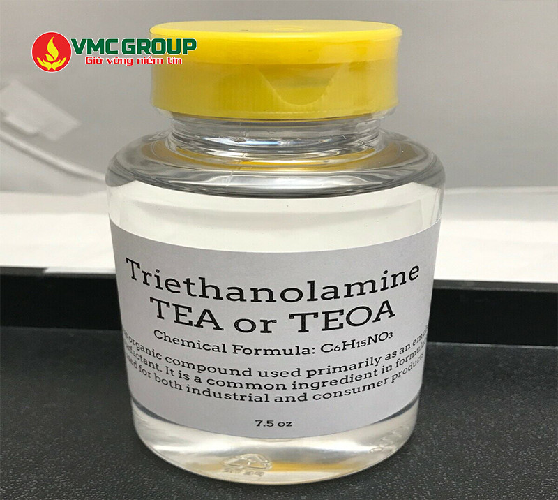 Triethanolamine có dạng lỏng trong suốt không màu
