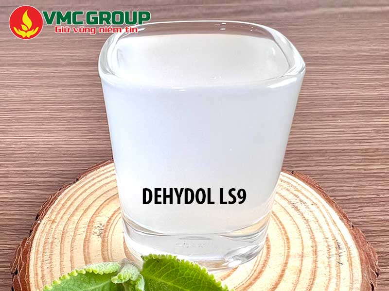 Dehydol LS9 có dạng lỏng màu trắng đục