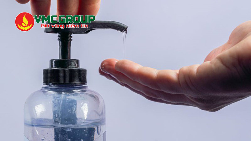 Nước cất được dùng để vệ sinh và khử trùng trong các cơ sở y tế