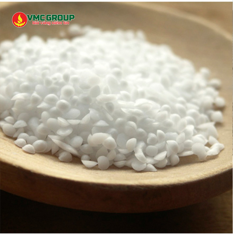Cetyl Alcohol có dạng vảy màu trắng