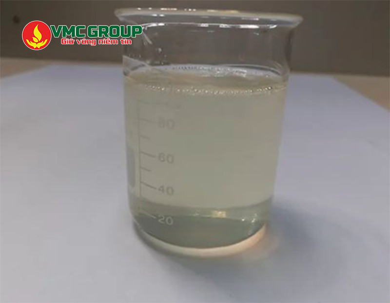 PEG-40 Hydrogenated Castor Oil thường có dạng lỏng nhớt màu vàng