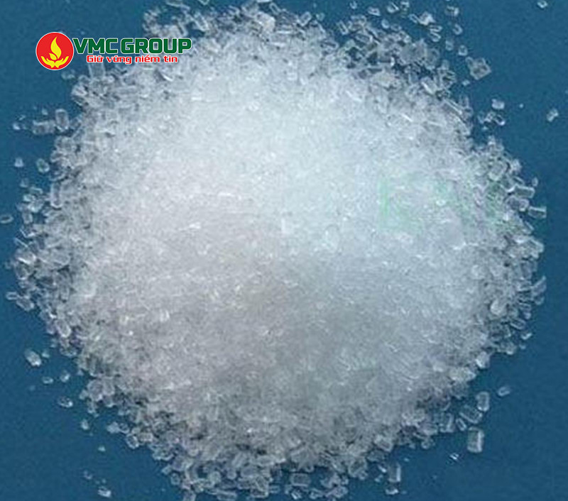Calcium nitrate có dạng tinh thể màu trắng