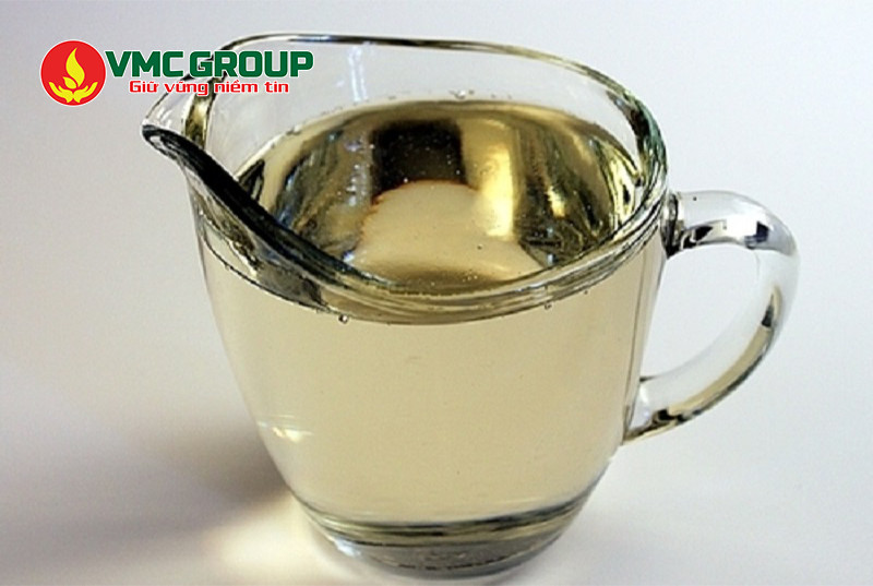 Đường nước có dạng lỏng, trong suốt, vị ngọt