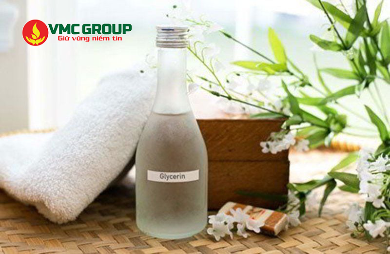 Glycerin có dạng lỏng nhớt không màu